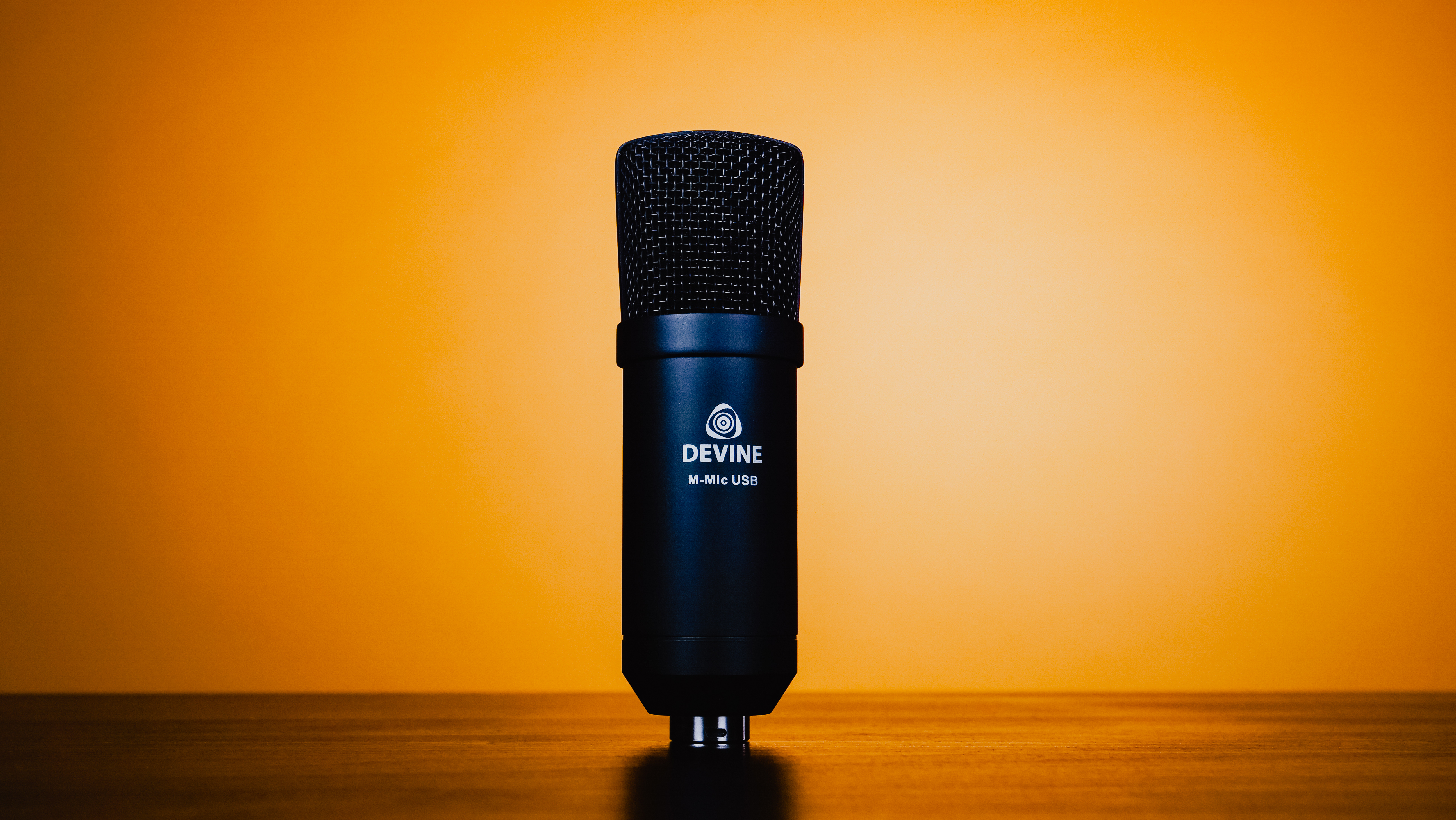 Maori domineren richting Review: Devine M-Mic USB BK Studio Recording Microphone | Podcast.co