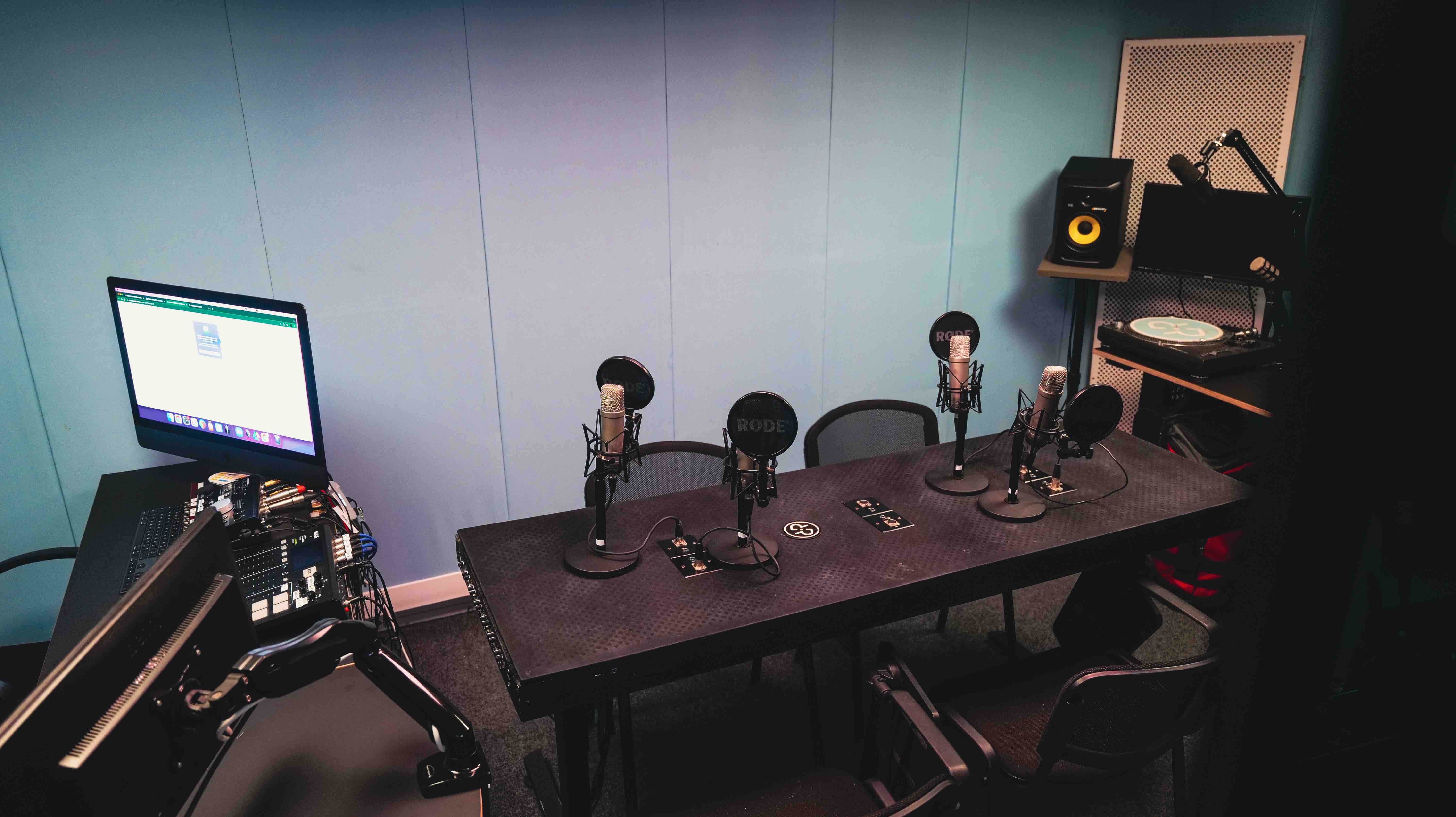 Easy All-In-One Podcast Space  Rent this location on Giggster